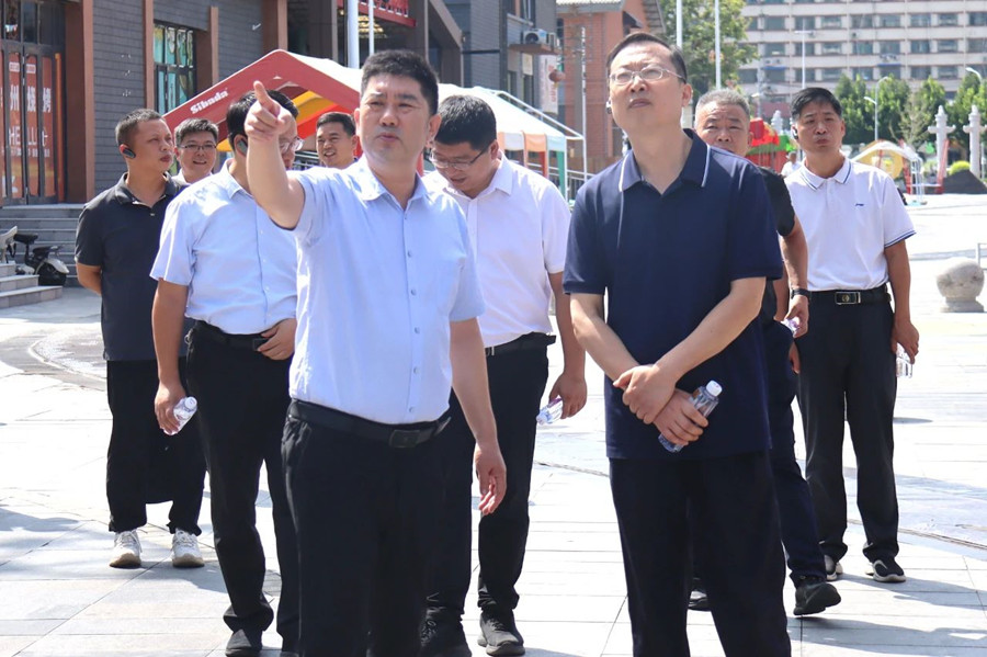 任城区政协督导检查组一行到国投·麷街督导检查