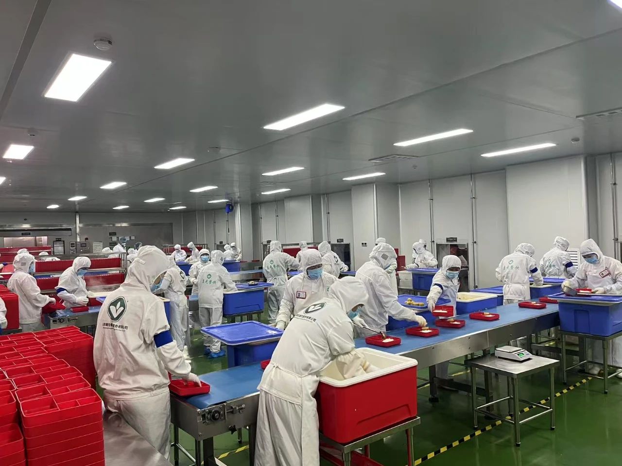 安全与陪伴同行 康元央厨精心准备开学第一餐
