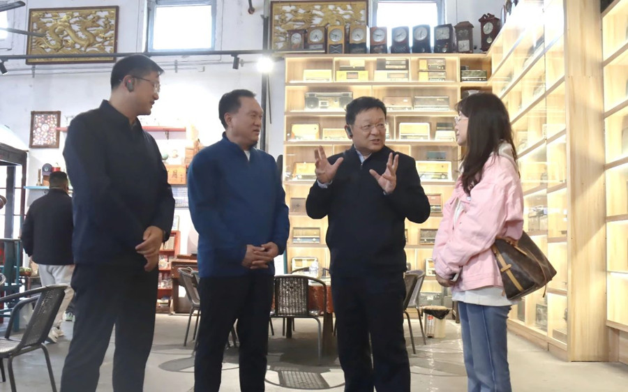 山东省报告文学学会一行到国投·麷街调研