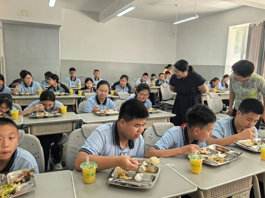 康元公司:开学第一餐开启校园美味新征程