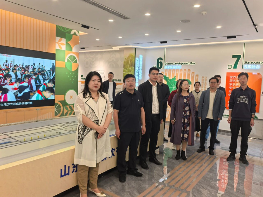 济宁附中教育集团及家委会代表走进康元公司