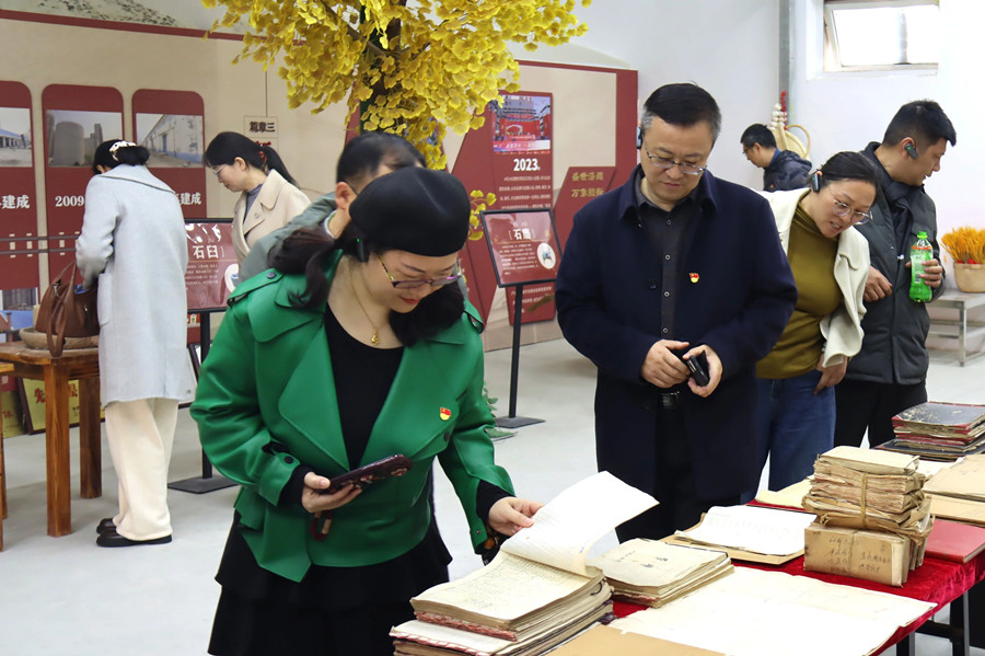 济宁市孔孟书画院一行莅临国投·麷街参观调研