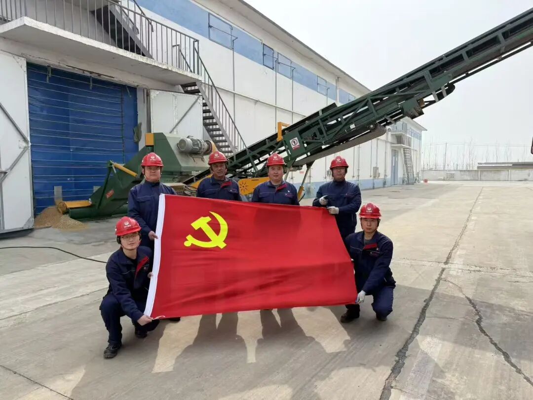 党旗飘扬在粮库一线 攻坚先锋鏖战出库保供‌   —— 济宁市粮油购销有限公司党员突击队奋战储备粮出库纪实